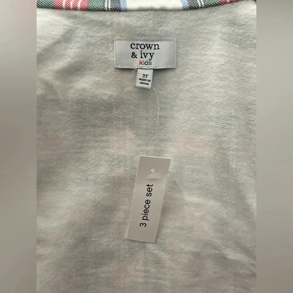 ⭐️ NWT ⭐️ Crown and Ivy Kids Christmas Quilted Vest, Shirt and Pants Set Size 2t - Picture 9 of 10